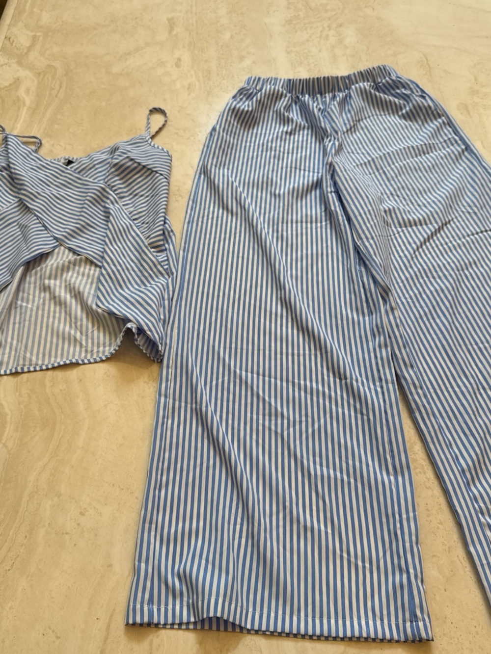White and blue stripped set!